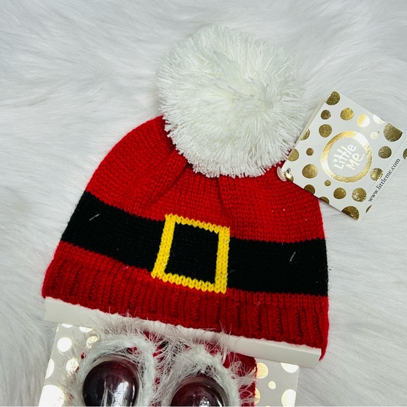3/$12 Newborn Christmas Hat and Bootie Socks - Picture 3 of 4